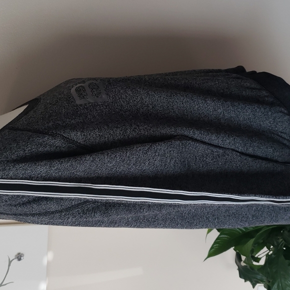 BCBG Maxazria sweatshirt oversized Small - Picture 3 of 6